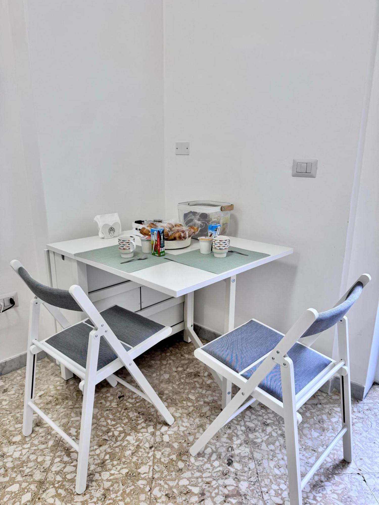 Aliste Apartment Brindisi Exteriör bild